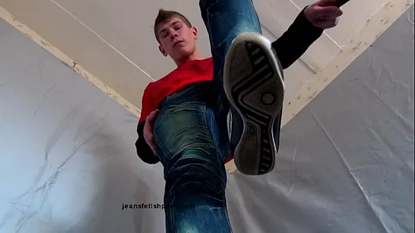 Film interessanti trampling gay jeans fetish spit sneakers shoes hd720drive