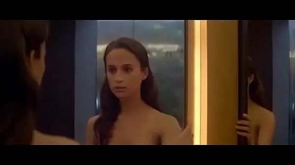 Film interessanti Alicia Vikander scene di nudo in Ex Machina (2015drive