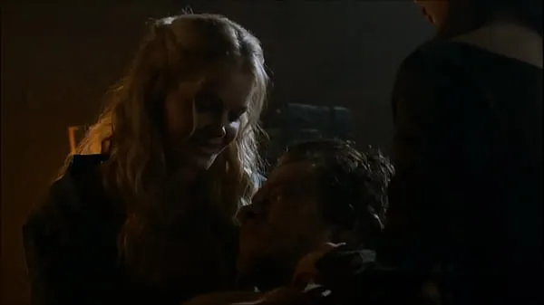 Film interessanti Sesso di Alfie Allen e castrazione in Games of Thrones S03E07drive