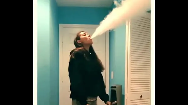 Populárne 3 vaping queens filmy na disku