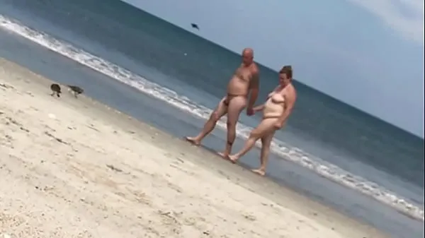 Filmes ladies at a nude beach enjoying what they see populares