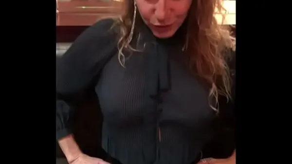 人気のFlashing my body in public in a restaurantドライブ映画