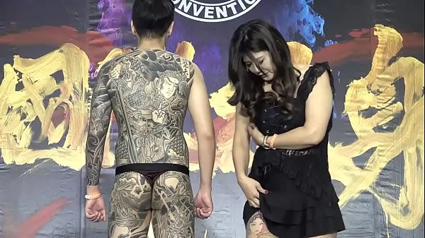 Heiße Unlimited HD] 2018 Taiwan Internationale Tattoo-Kunstausstellung Tattoo-Ausstellung Einführung in Tattoo-Arbeiten 2 9. Taiwan Tattoo Convention (4K HDRFahrfilme