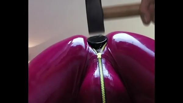 Heiße Holen Sie sich einen Bissen von diesem LATEX CBT TEASERFahrfilme