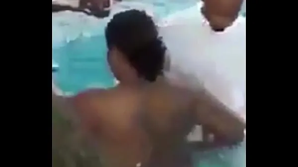 Film interessanti Il pastore succhia e scopa in una piscinadrive