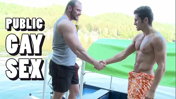 Films GAYWIRE - Les mecs musclés Tomm et Rudy Black se battent contre les laids en public Drive populaires