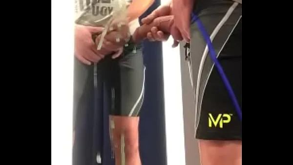 Καυτές ταινίες Dare: In a fitting room trying on bathers, cumshot on mirror and licking cum drive