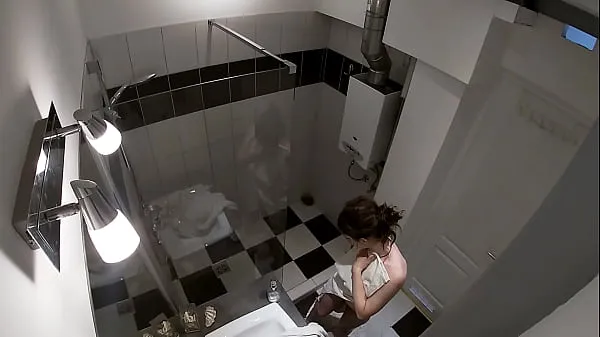 Films HIDDEN CAM - Espionner ma belle soeur sous la douche Drive populaires