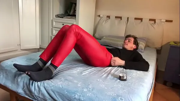 أفلام Fetish with red leather pants رائجة