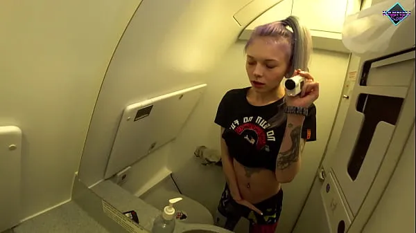 Hot Young slut fucked her tight pussy in the toilet of the plane. Karneli Bandi drive Movies