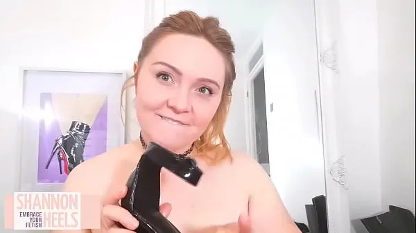 Heiße Ich gebe meinen schmutzigen High Heels Schuhen einen guten Glanz - Shannon HuxleyFahrfilme