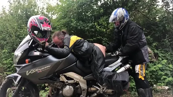 Žhavé filmy na disku Gay fisting biker