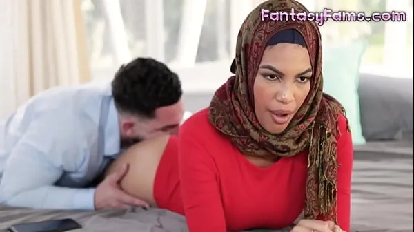 Hot Fucking Muslim Converted Stepsister With Her Hijab On - Maya Farrell, Peter Green - Family Strokes köra filmer