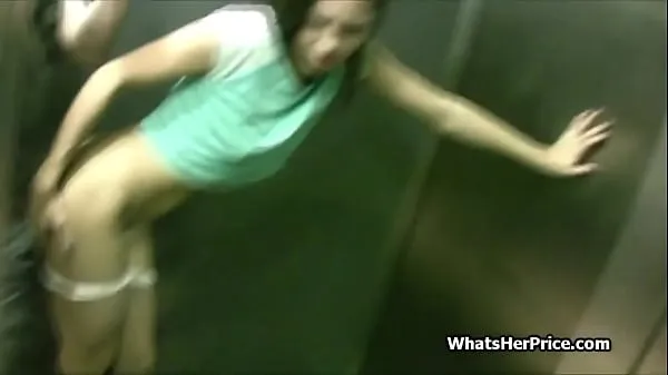 인기 Fucking Spanish waitress in public elevator 드라이브 영화