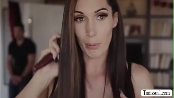 Hotte Stepson bangs the ass of her trans stepmom-drev-film
