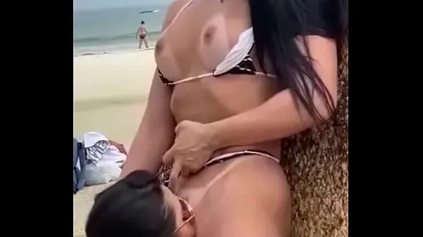 Filmes DUAS TESUDAS SE PEGANDO EM PÚBLICO NA PRAIA populares