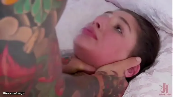 Películas Pariente tatuado se folla a mamá y populares