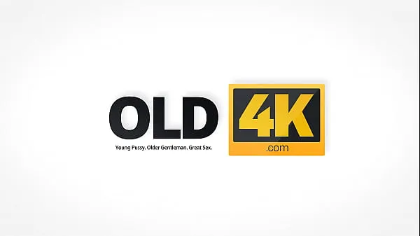 Filem OLD4K. Man over fifty gives false hope to girl for pussy-penetration drive panas
