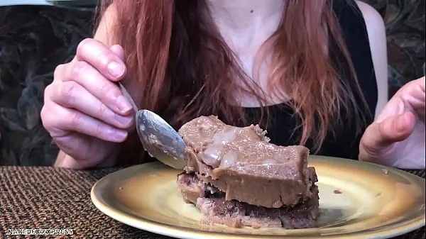 Film interessanti Cum Cake ;) Caden si masturba su una fetta e Aimee la mangiadrive