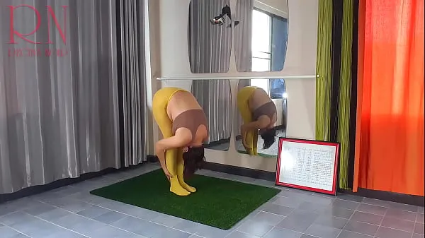 हॉट Yellow pantyhose. Naked yoga. Nude yoga. Naked gymnastics. Nude gymnastics. Naked athlete ड्राइव मूवीज़