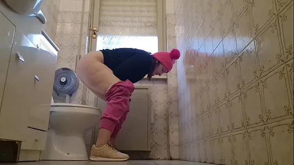 Forró Real farts in fancy restaurant bathroom 4K autós filmek