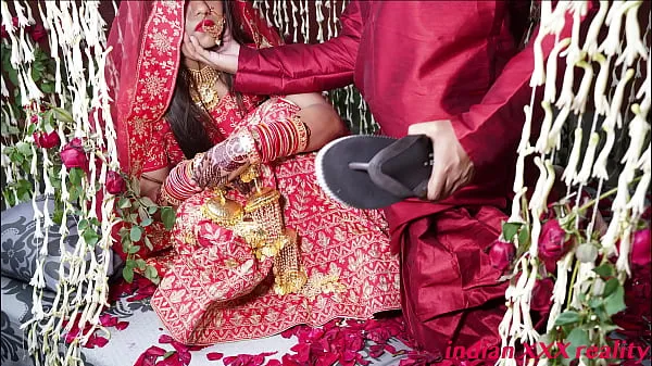 Hot Indian marriage honeymoon XXX in hindi drive Movies