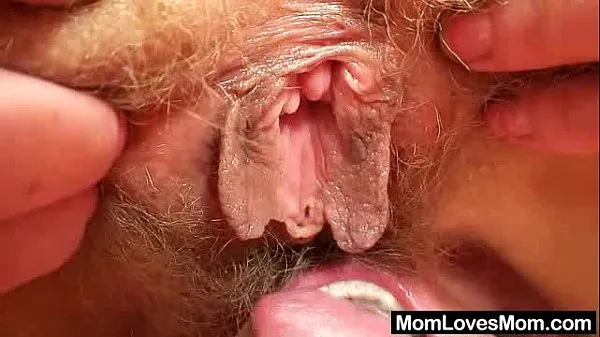 أفلام Woolly milf gets toyed by mad blondie wifey رائجة