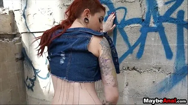 Горячие Redhead rocker chick assfucked in the ghetto Sheena Rose 2 2 фильмы о драйве